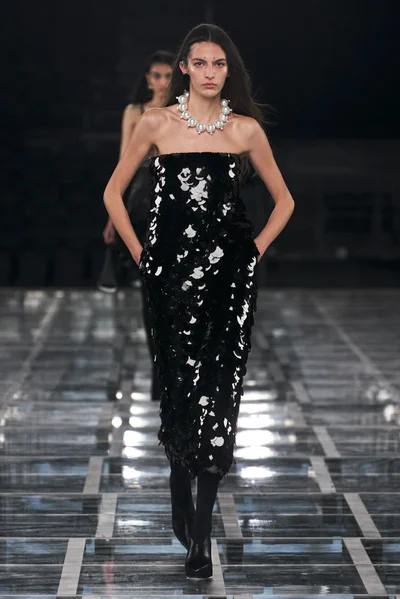 Look 64